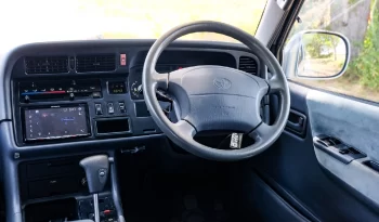 1995 Toyota Hiace 4WD Passenger Van Turbo Diesel Factory RHD full
